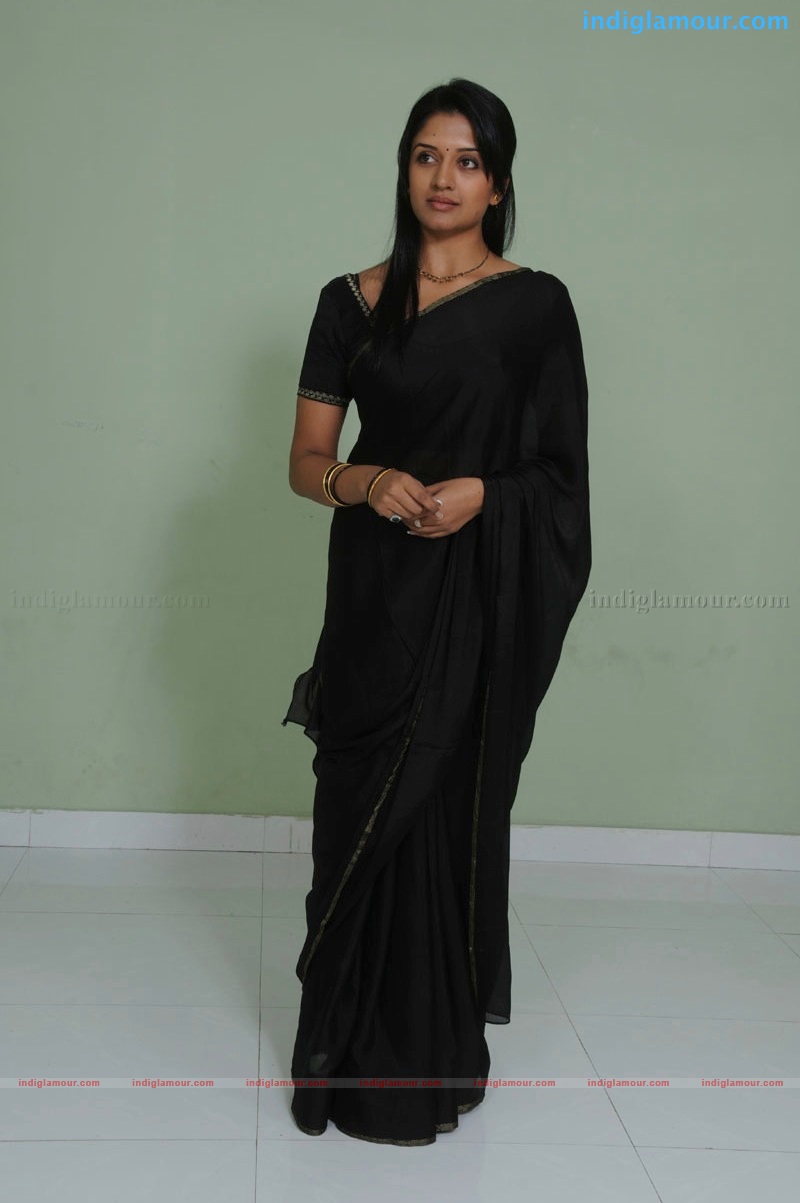 Vimala Raman Actress hd photo