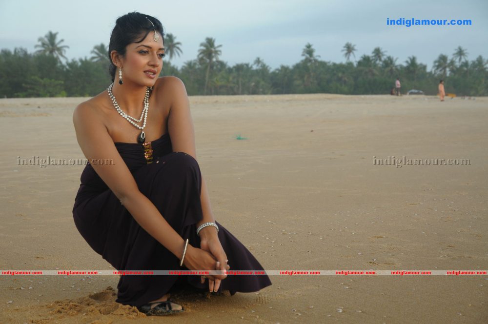 Vimala Raman Actress hd photo