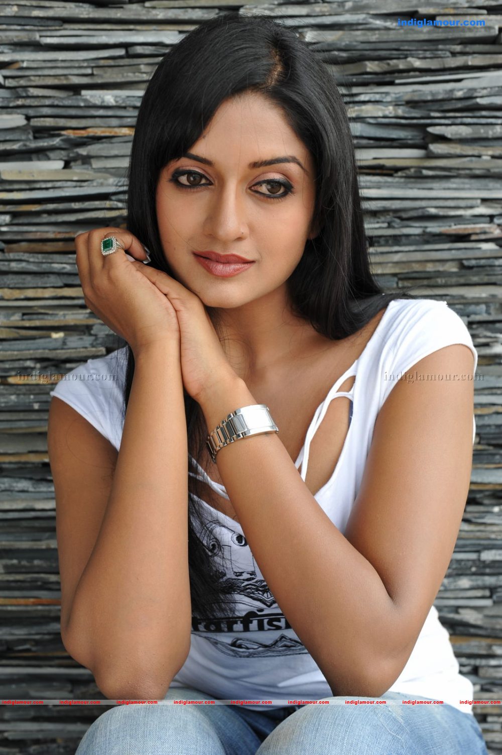 Vimala Raman Actress hd photo