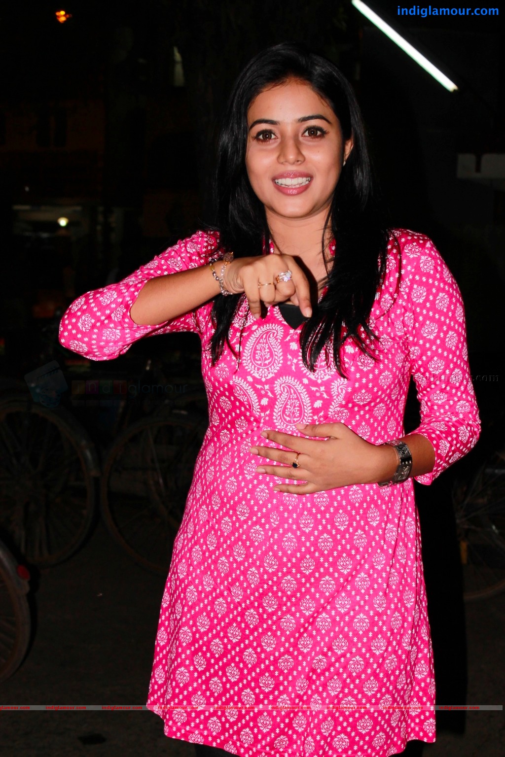 Poorna Actress hd photo