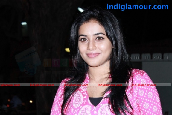 Poorna Actress hd photo