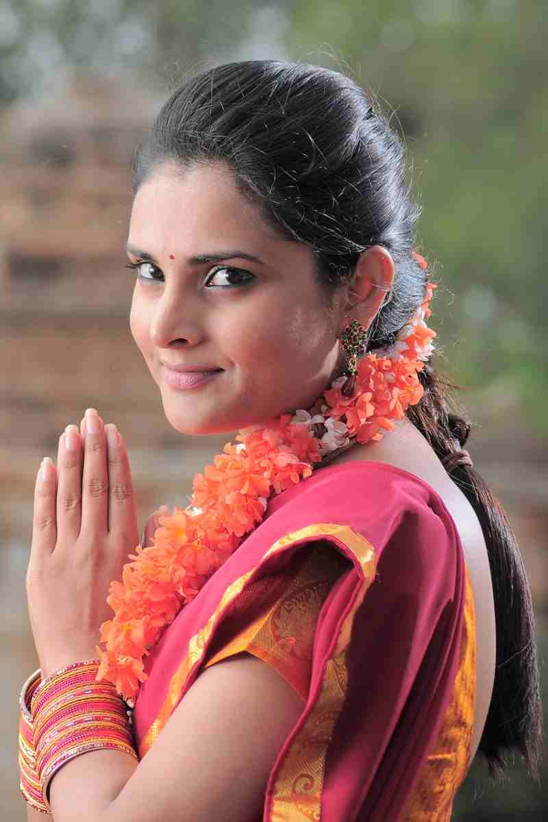 Ramya Actress hd photo