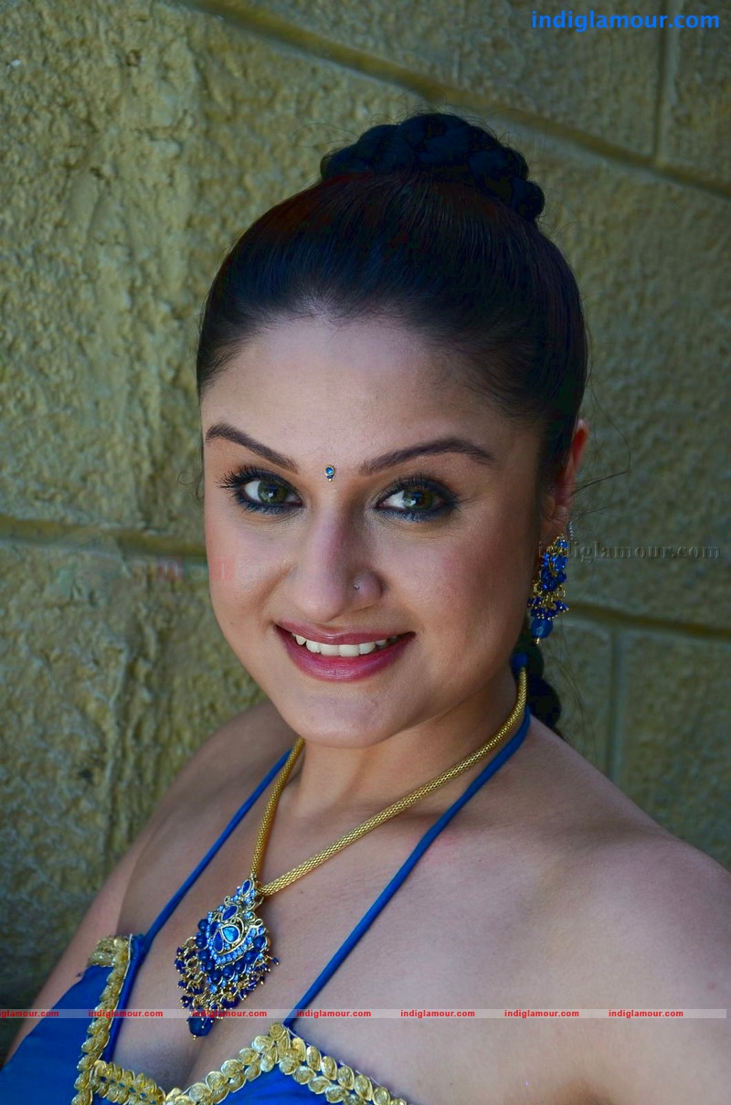 Sonia Agarwal Actress hd photo