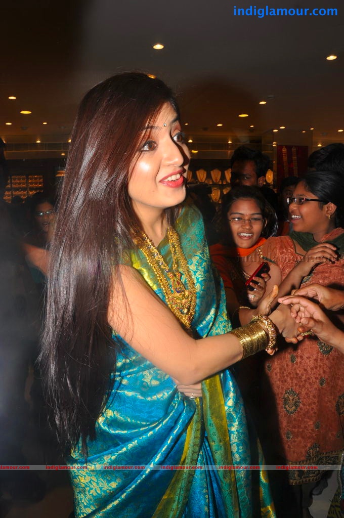 Poonam Kaur Actress hd photo