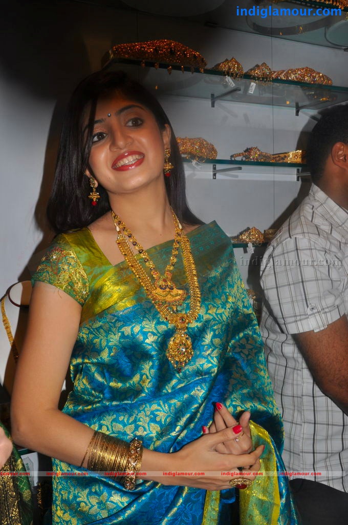 Poonam Kaur Actress hd photo