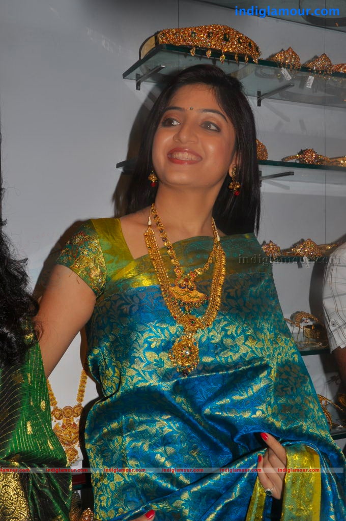 Poonam Kaur Actress hd photo