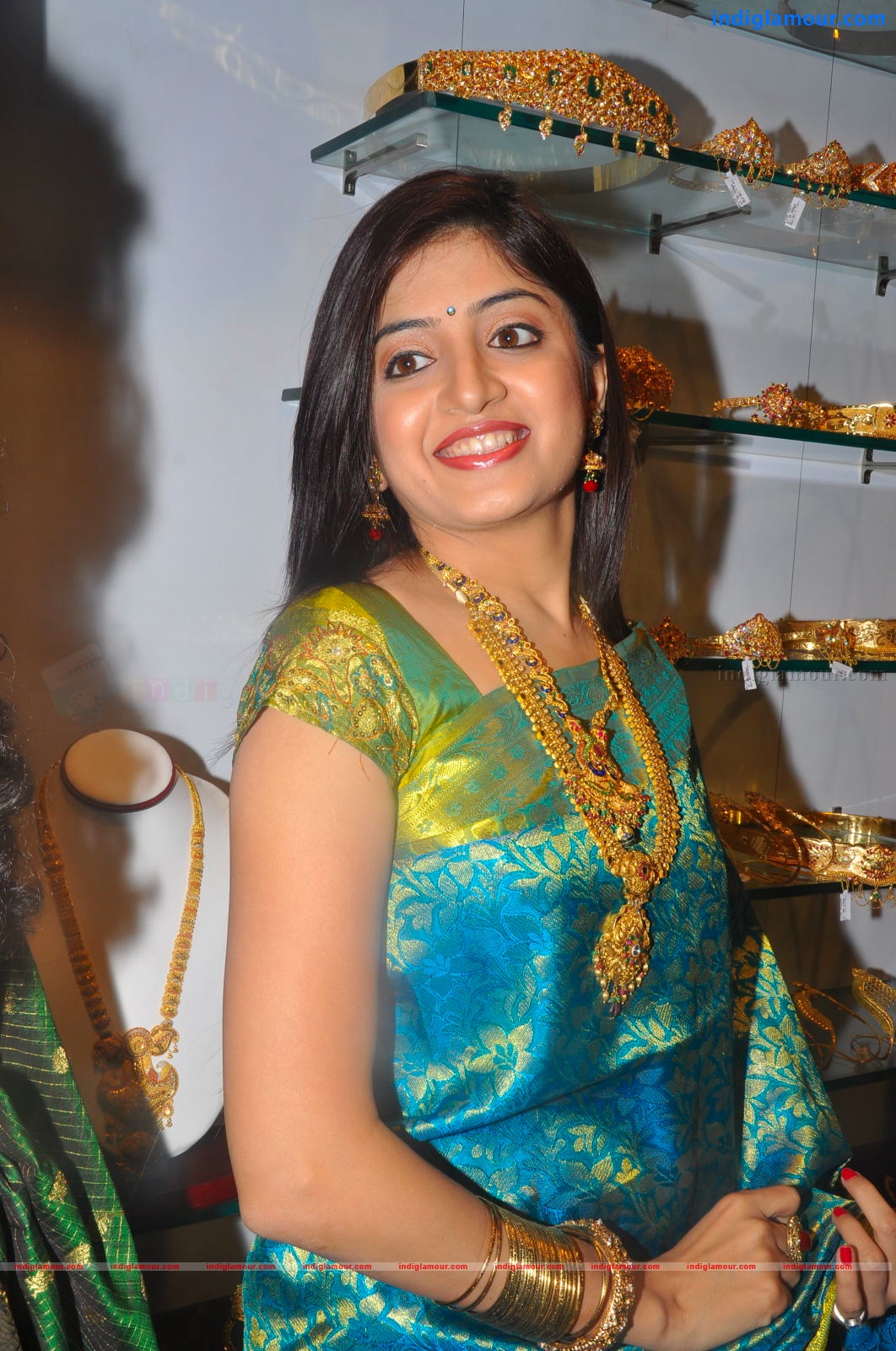 Poonam Kaur Actress hd photo