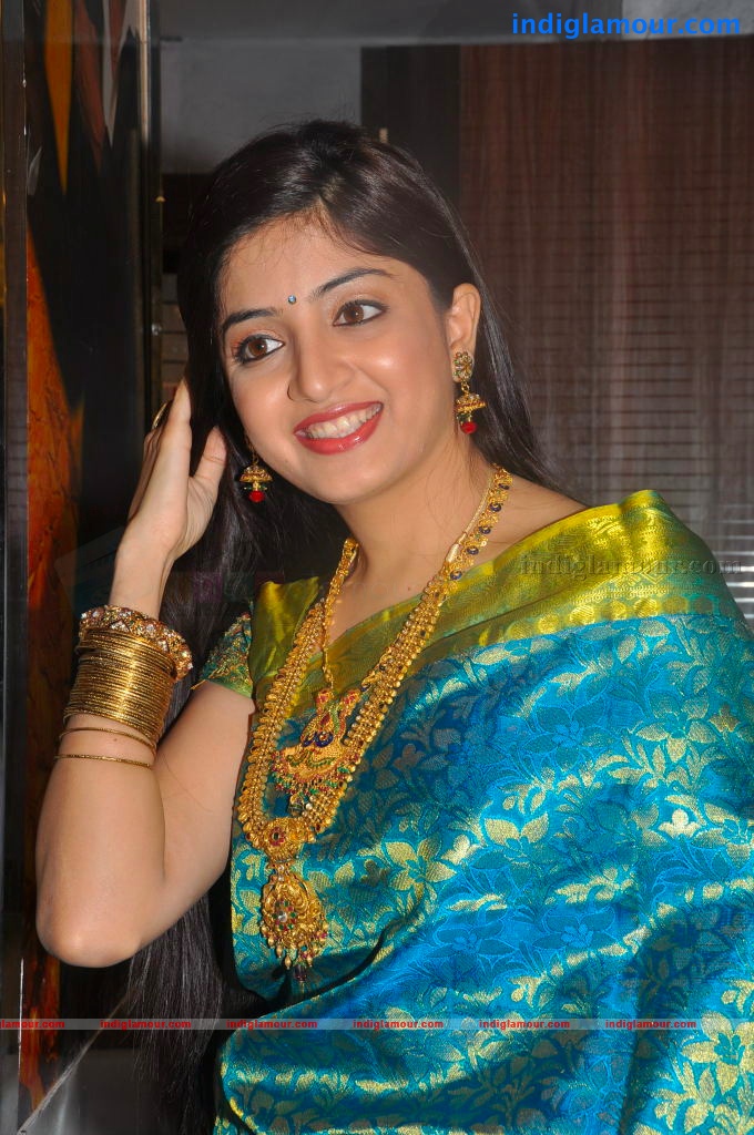 Poonam Kaur Actress hd photo