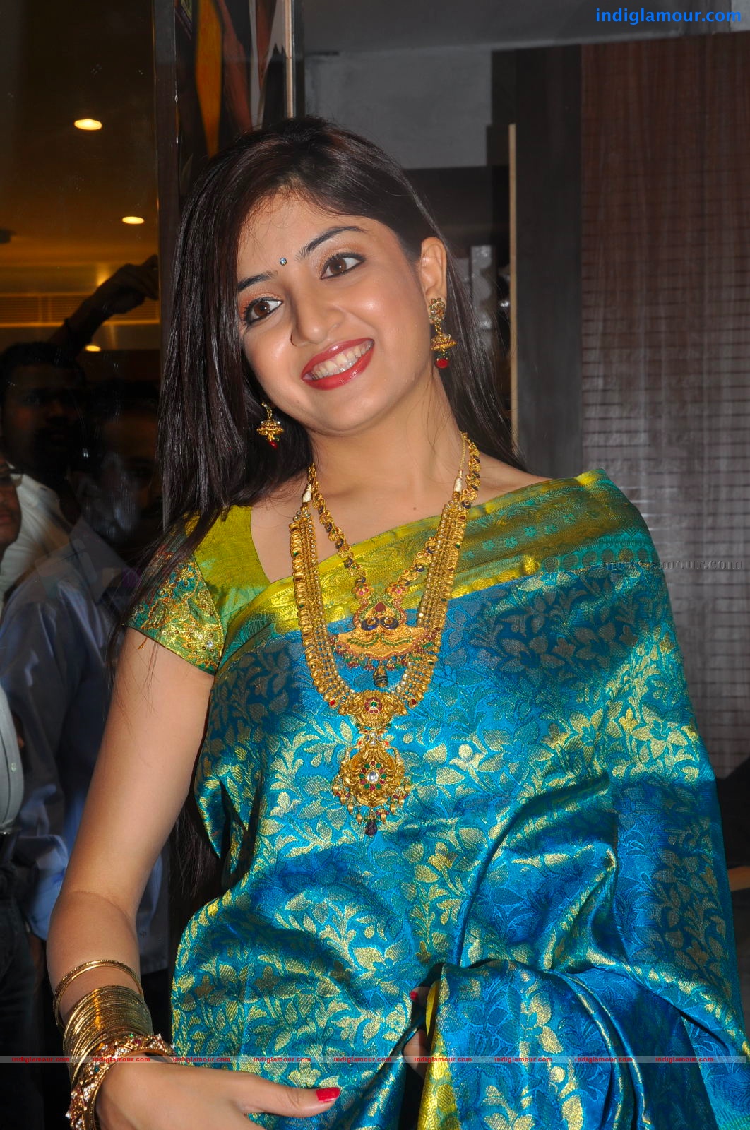 Poonam Kaur Actress hd photo