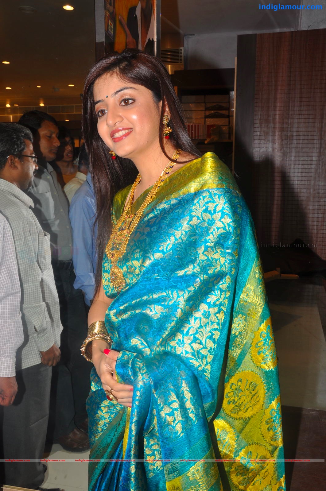 Poonam Kaur Actress hd photo