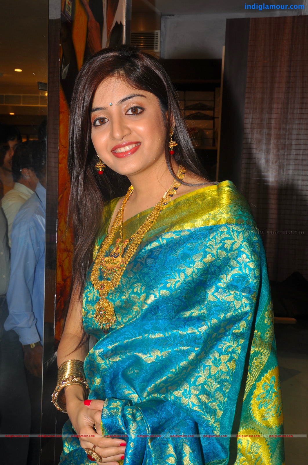 Poonam Kaur Actress hd photo