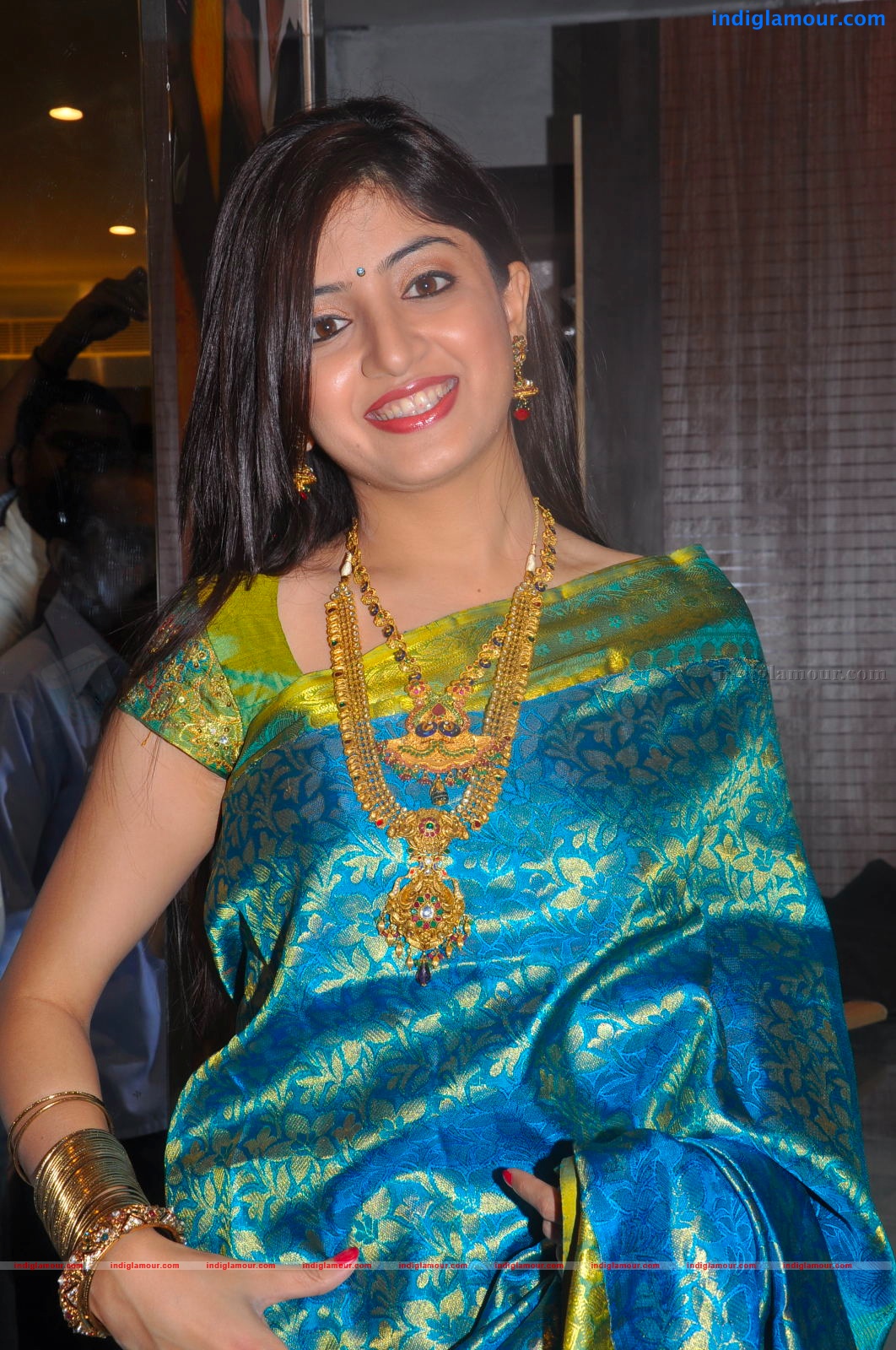 Poonam Kaur Actress hd photo