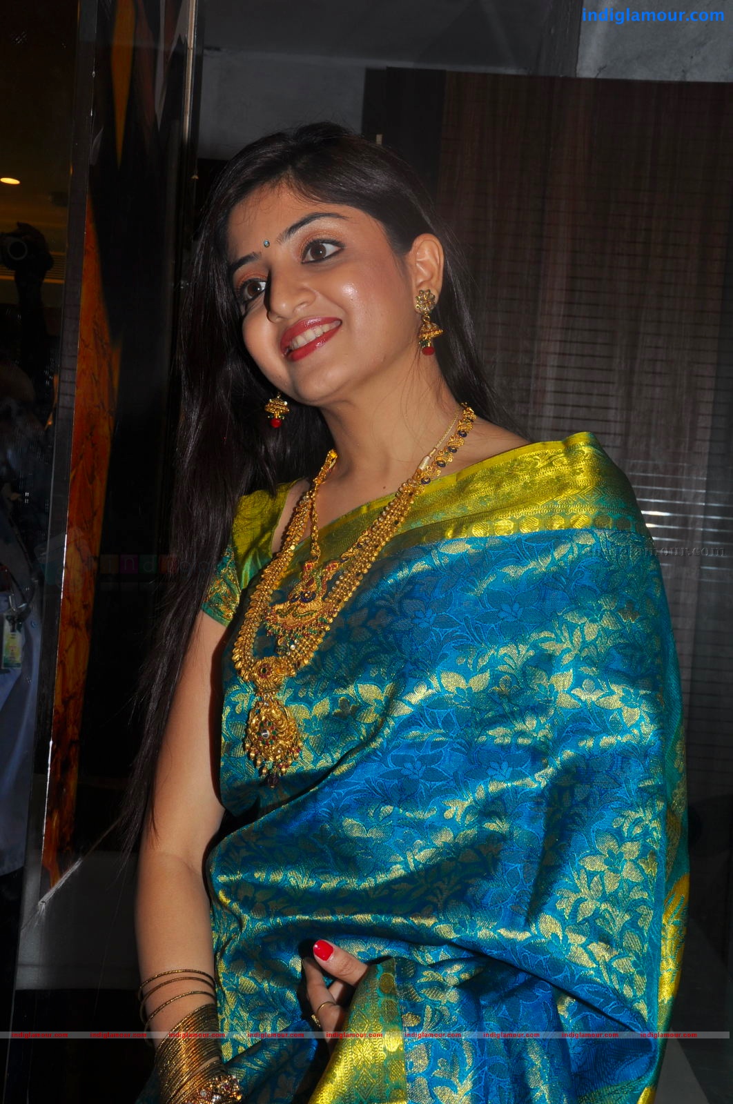 Poonam Kaur Actress hd photo