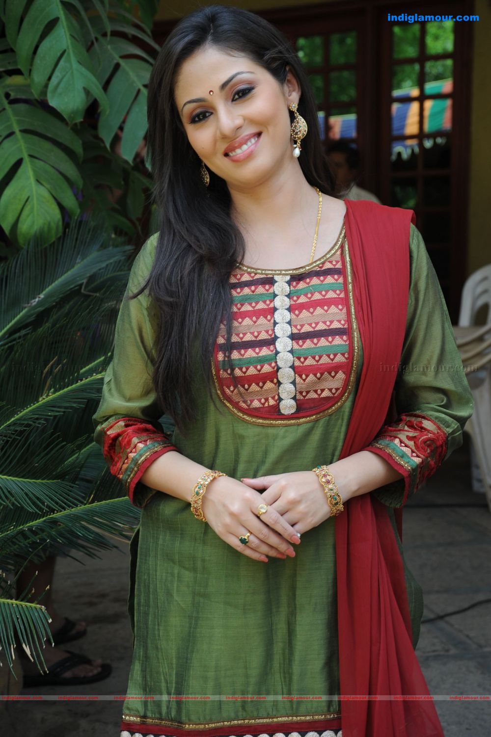 Sada Actress hd photo