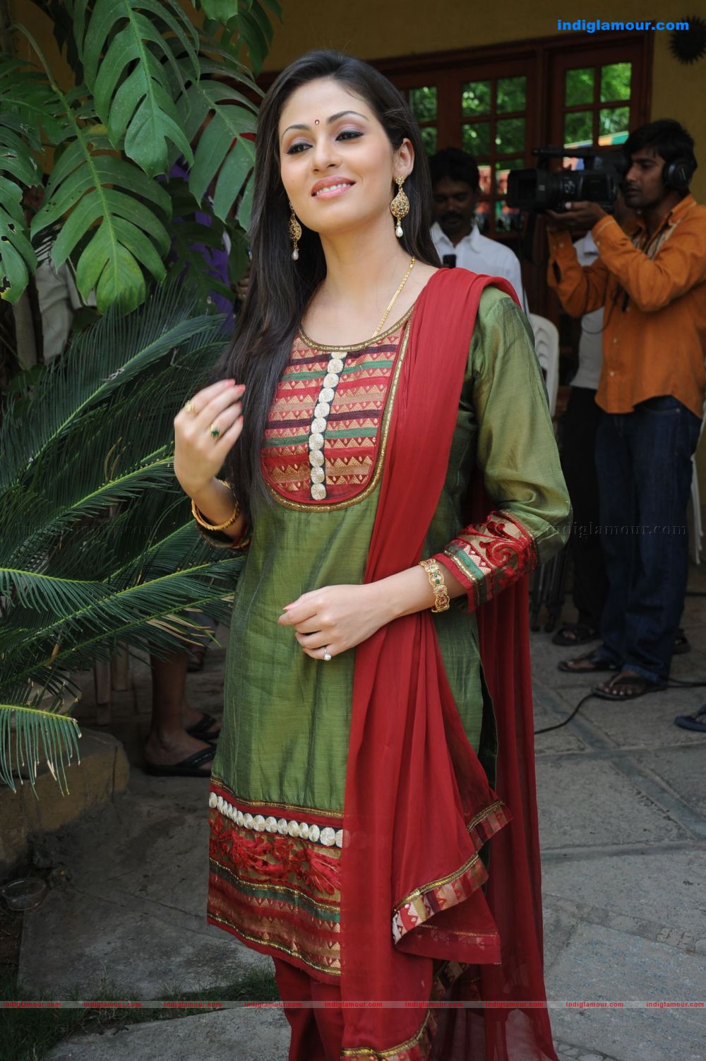 Sada Actress hd photo