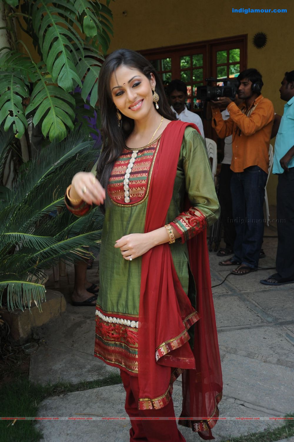 Sada Actress hd photo