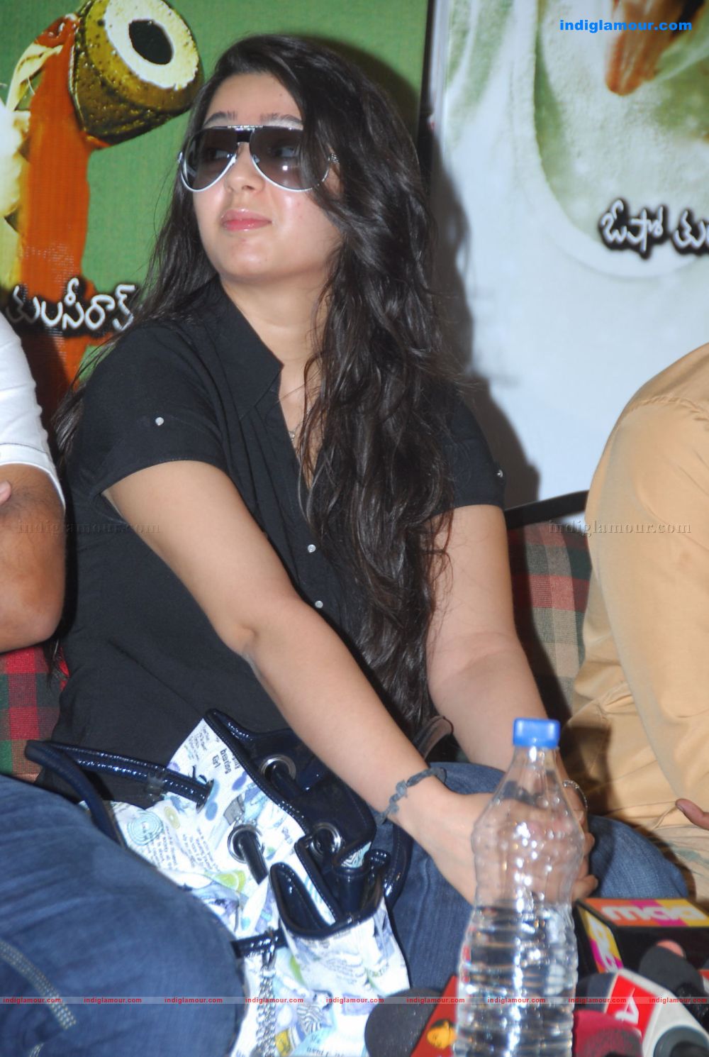 Charmi Actress hd photo