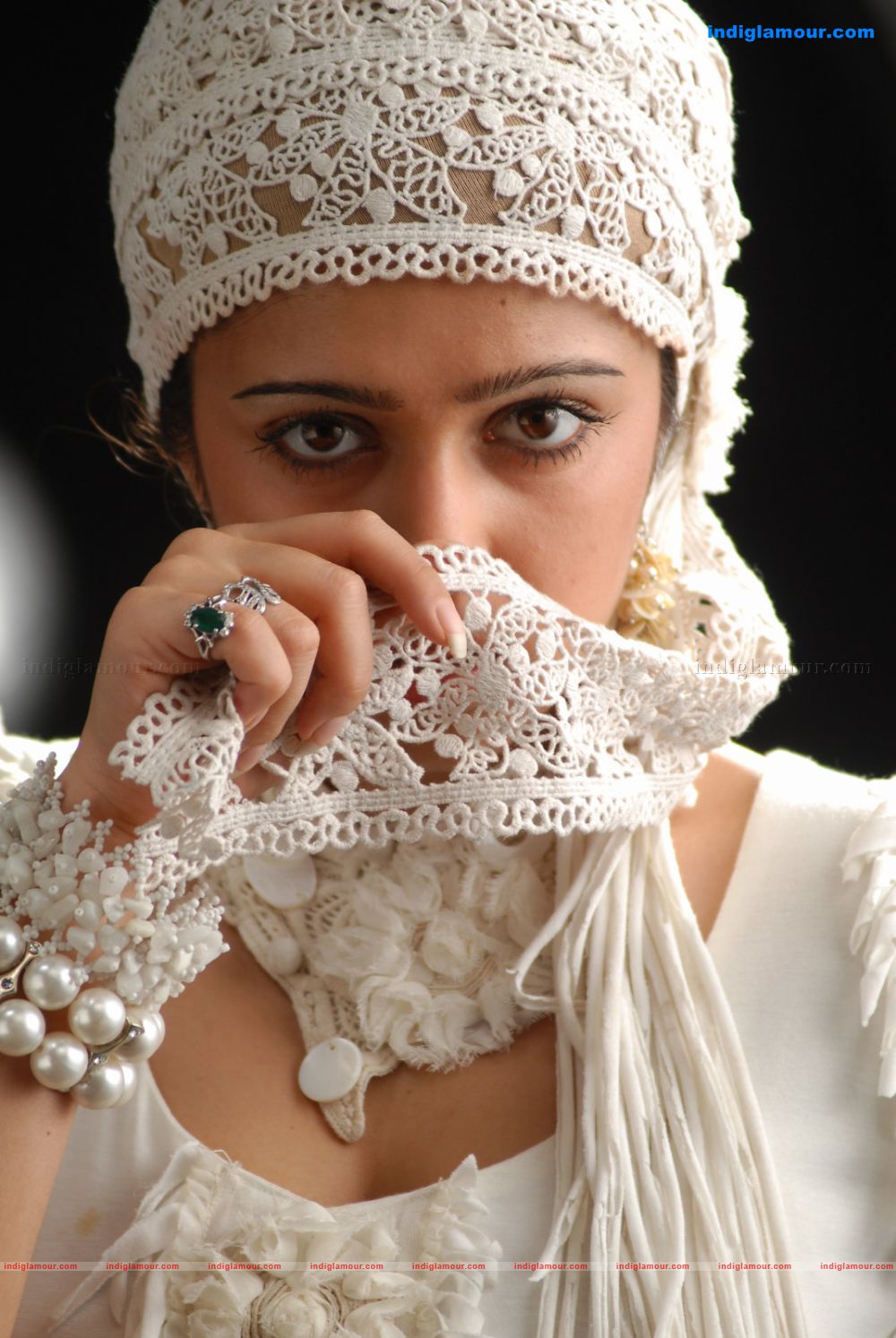 Charmi Actress hd photo