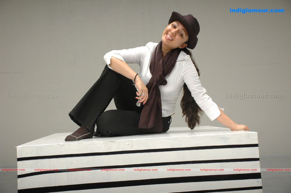 Charmi Actress hd photo