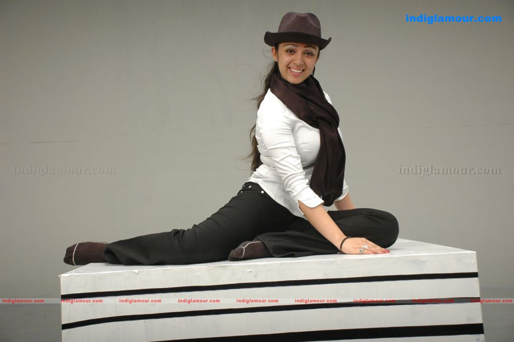 Charmi Actress hd photo