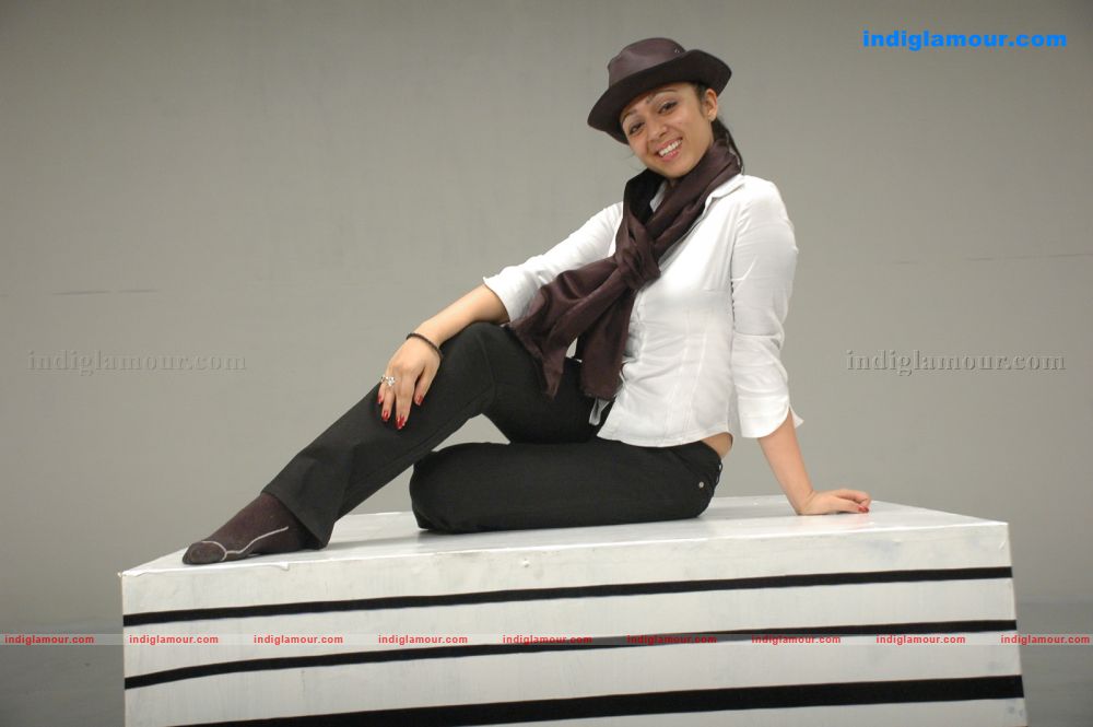 Charmi Actress hd photo