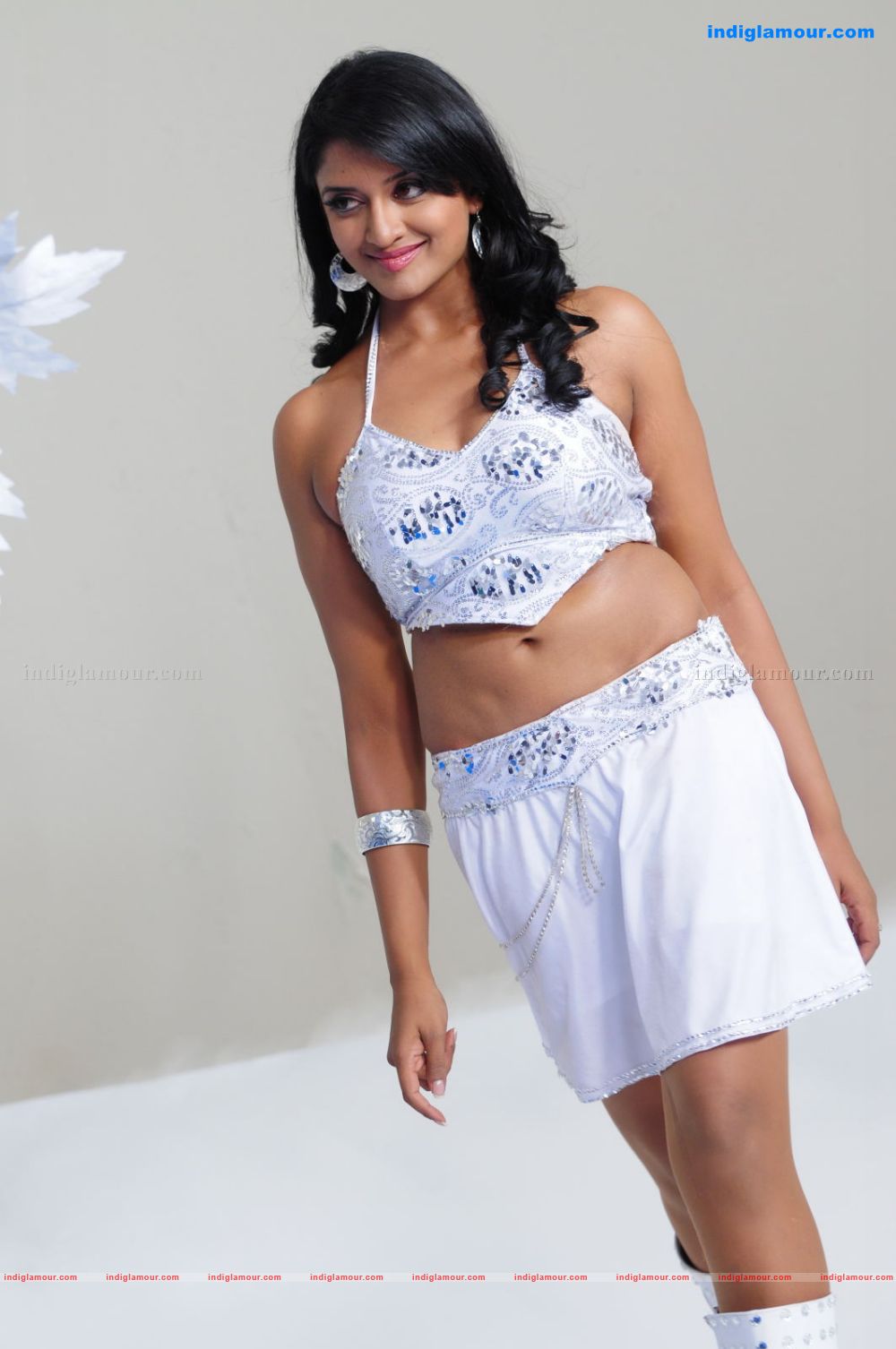 Vimala Raman Actress hd photo