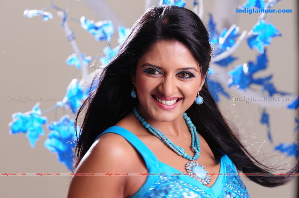 Vimala Raman Actress hd photo