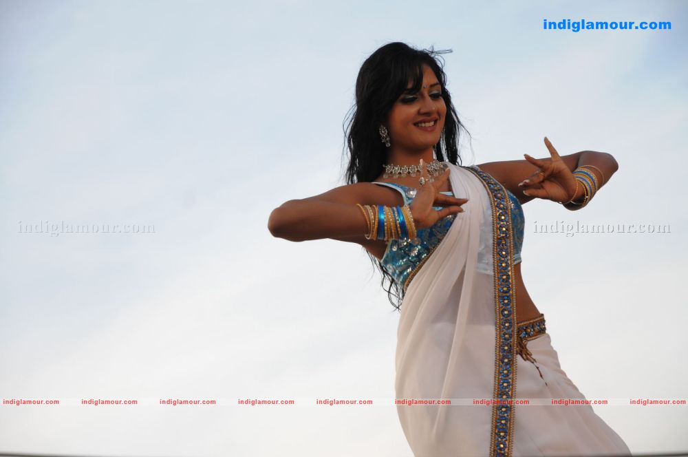 Vimala Raman Actress hd photo