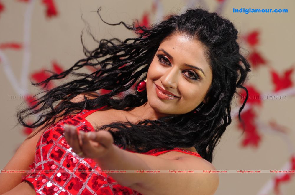 Vimala Raman Actress hd photo
