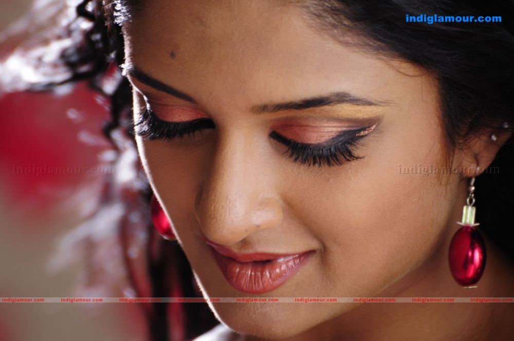 Vimala Raman Actress hd photo