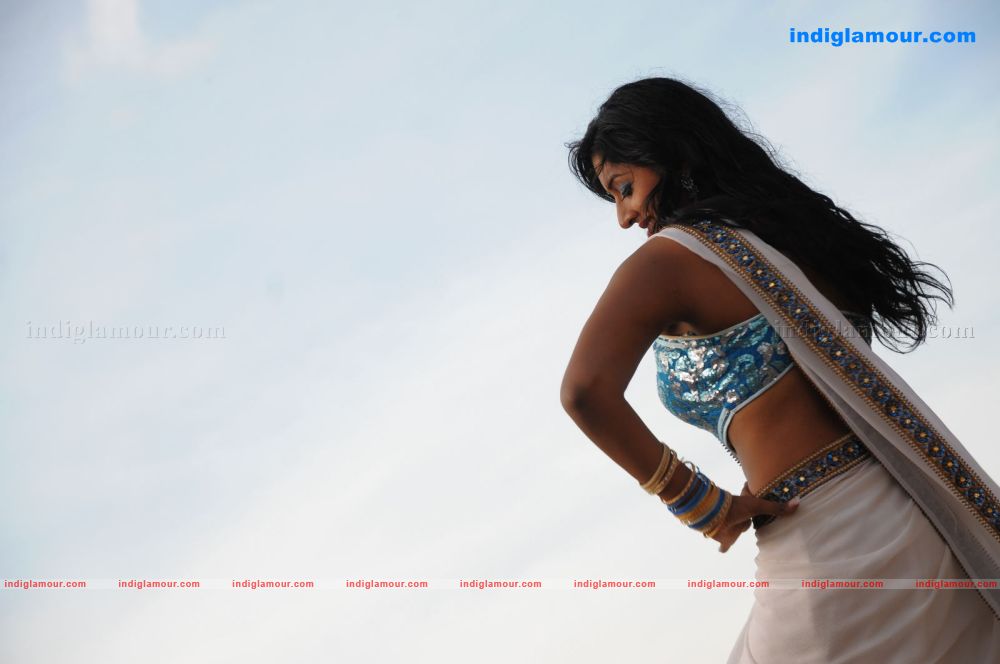 Vimala Raman Actress hd photo