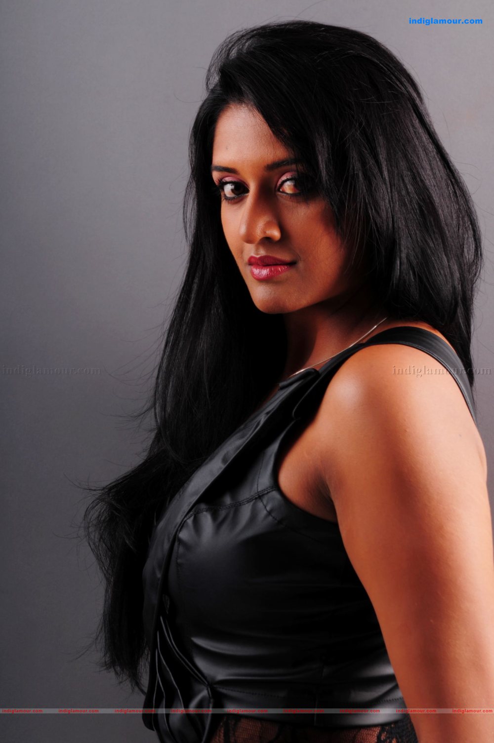 Vimala Raman Actress hd photo