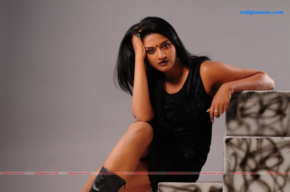 Vimala Raman Actress hd photo