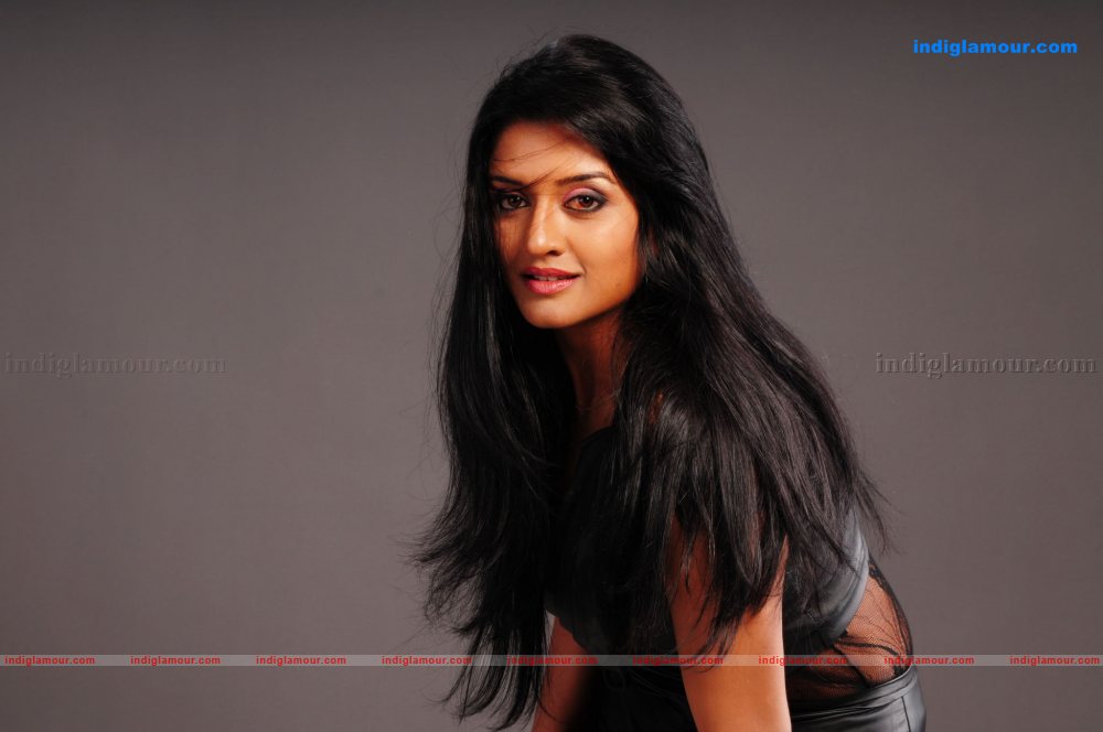 Vimala Raman Actress hd photo