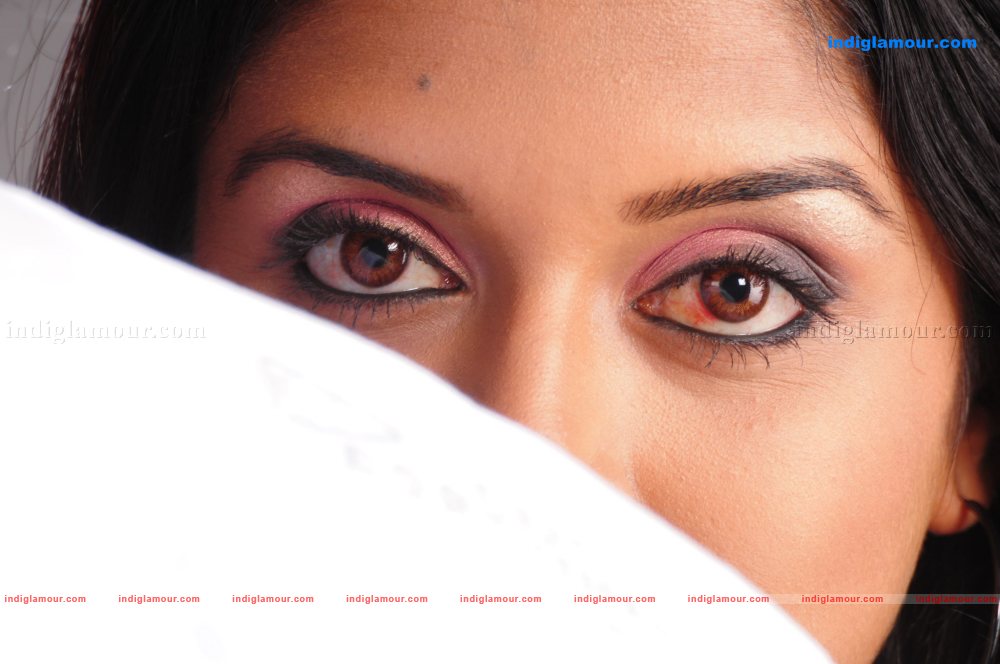 Vimala Raman Actress hd photo