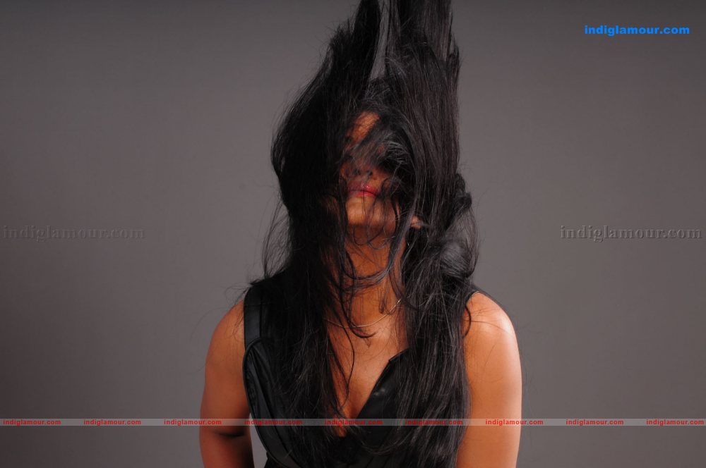 Vimala Raman Actress hd photo