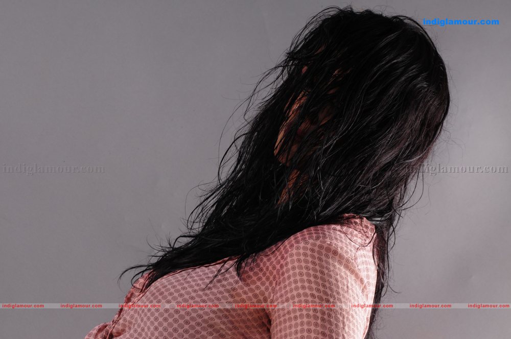 Vimala Raman Actress hd photo