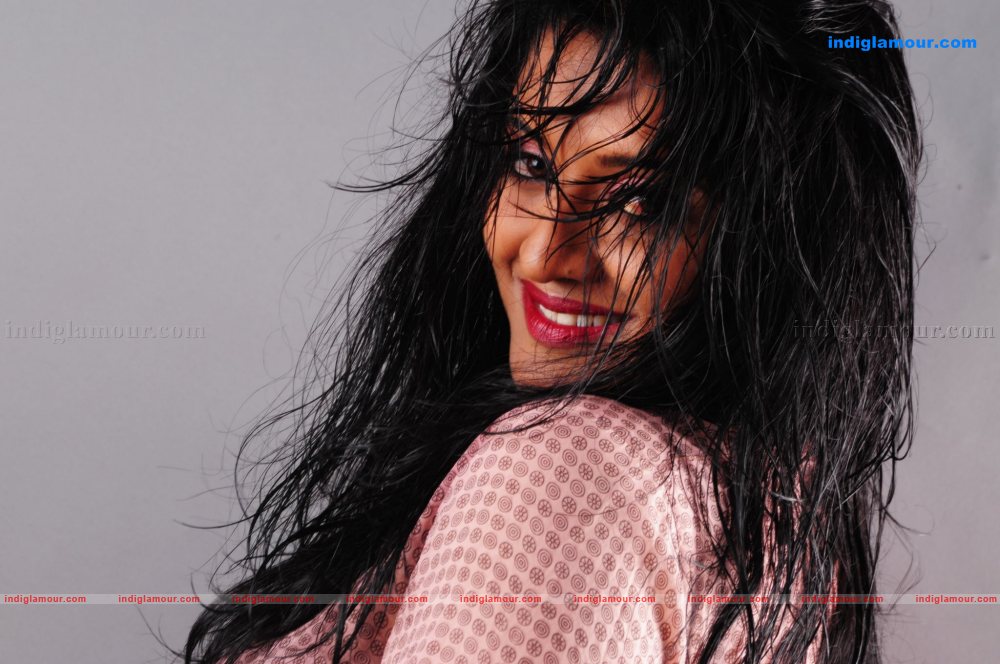 Vimala Raman Actress hd photo