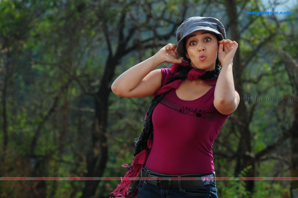 Charmi Actress hd photo