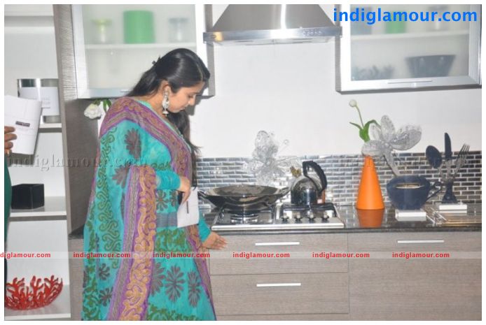 Charmi Actress hd photo