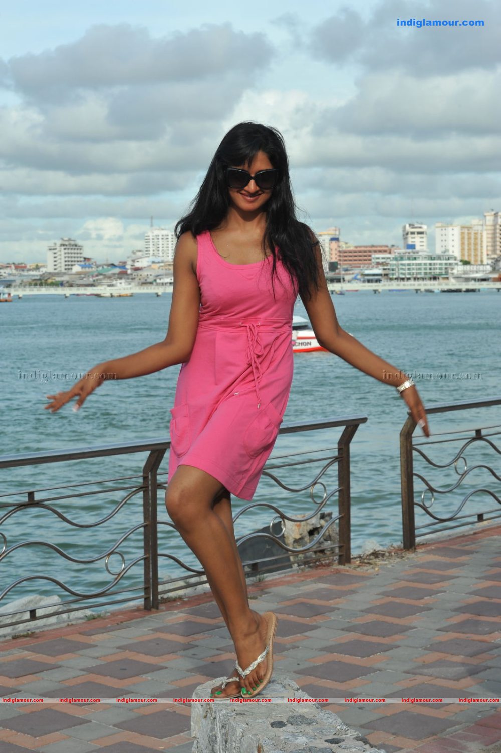 Vimala Raman Actress hd photo