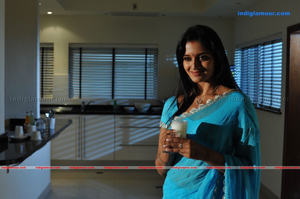 Vimala Raman Actress hd photo
