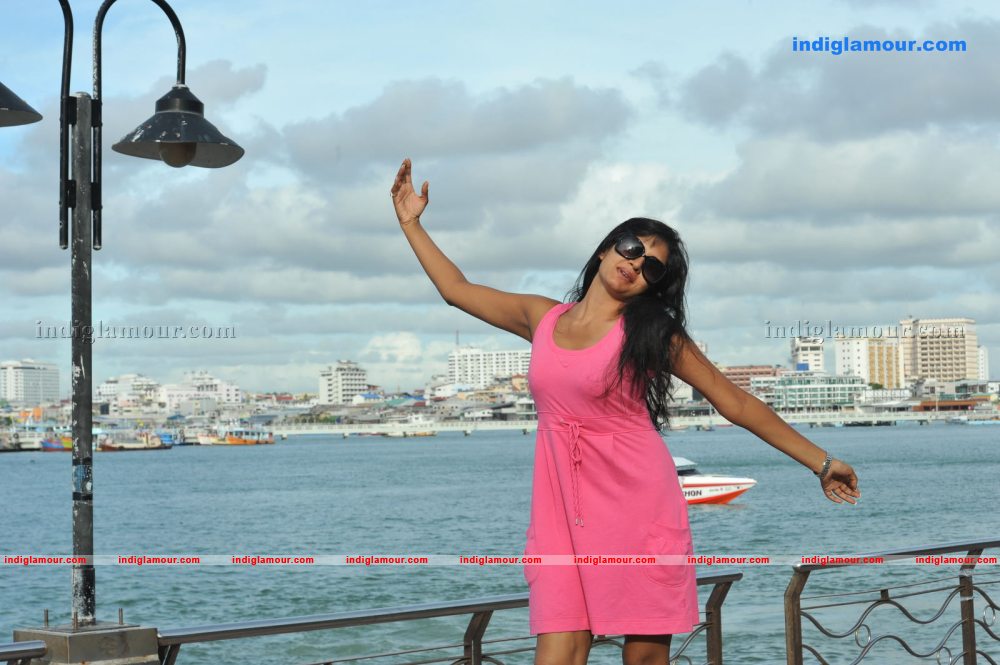 Vimala Raman Actress hd photo