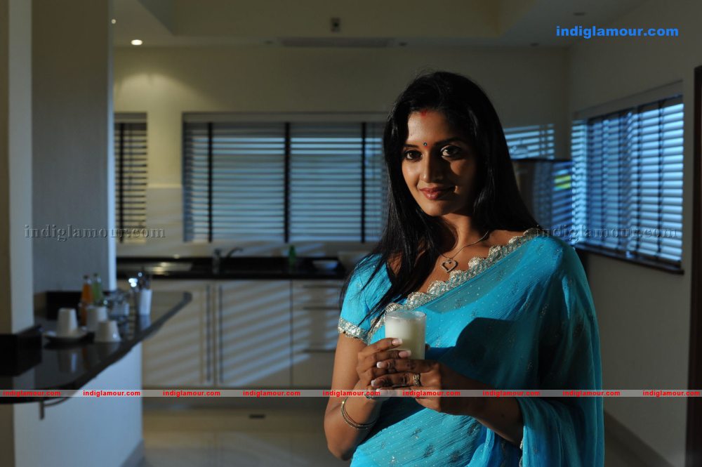 Vimala Raman Actress hd photo