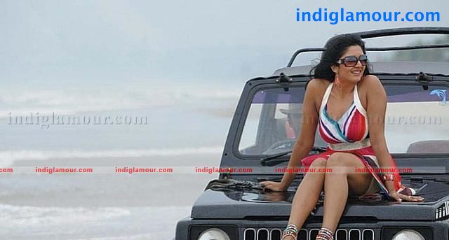 Vimala Raman Actress hd photo