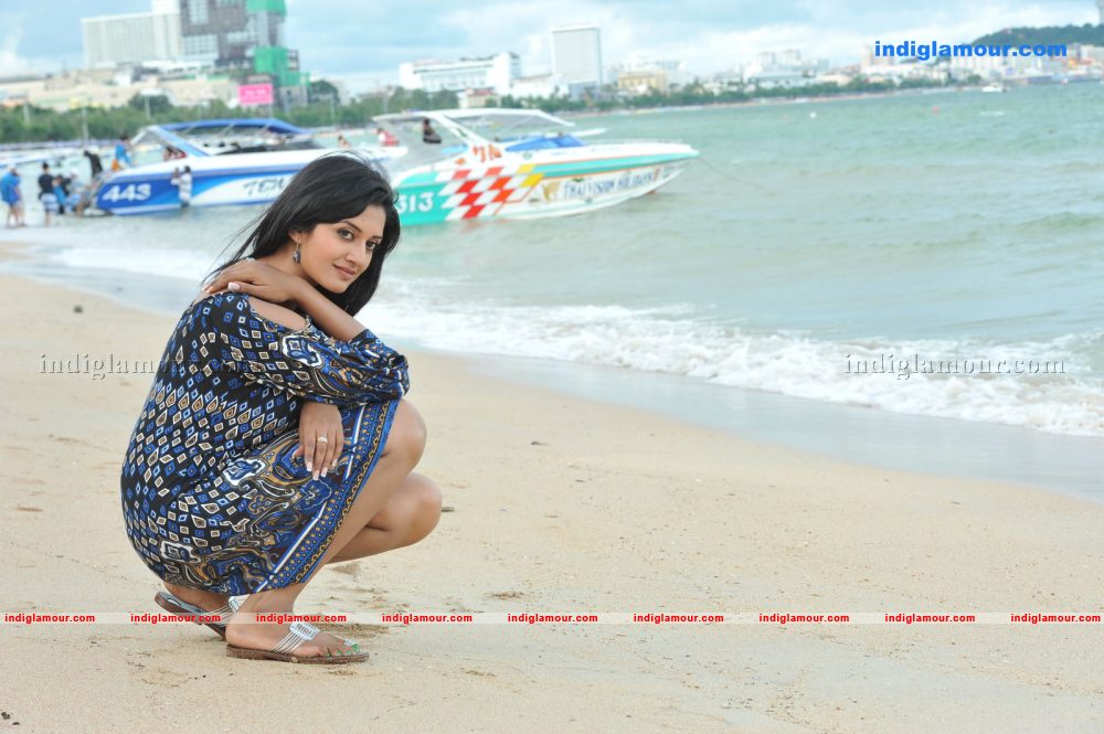 Vimala Raman Actress hd photo