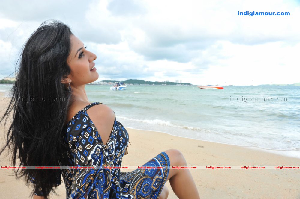 Vimala Raman Actress hd photo
