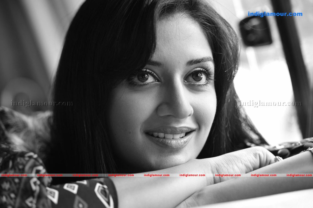 Vimala Raman Actress hd photo