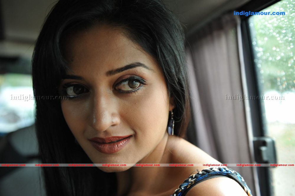 Vimala Raman Actress hd photo
