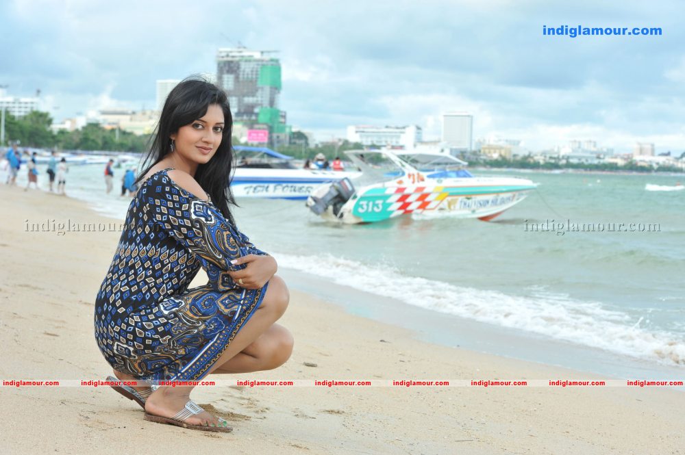 Vimala Raman Actress hd photo